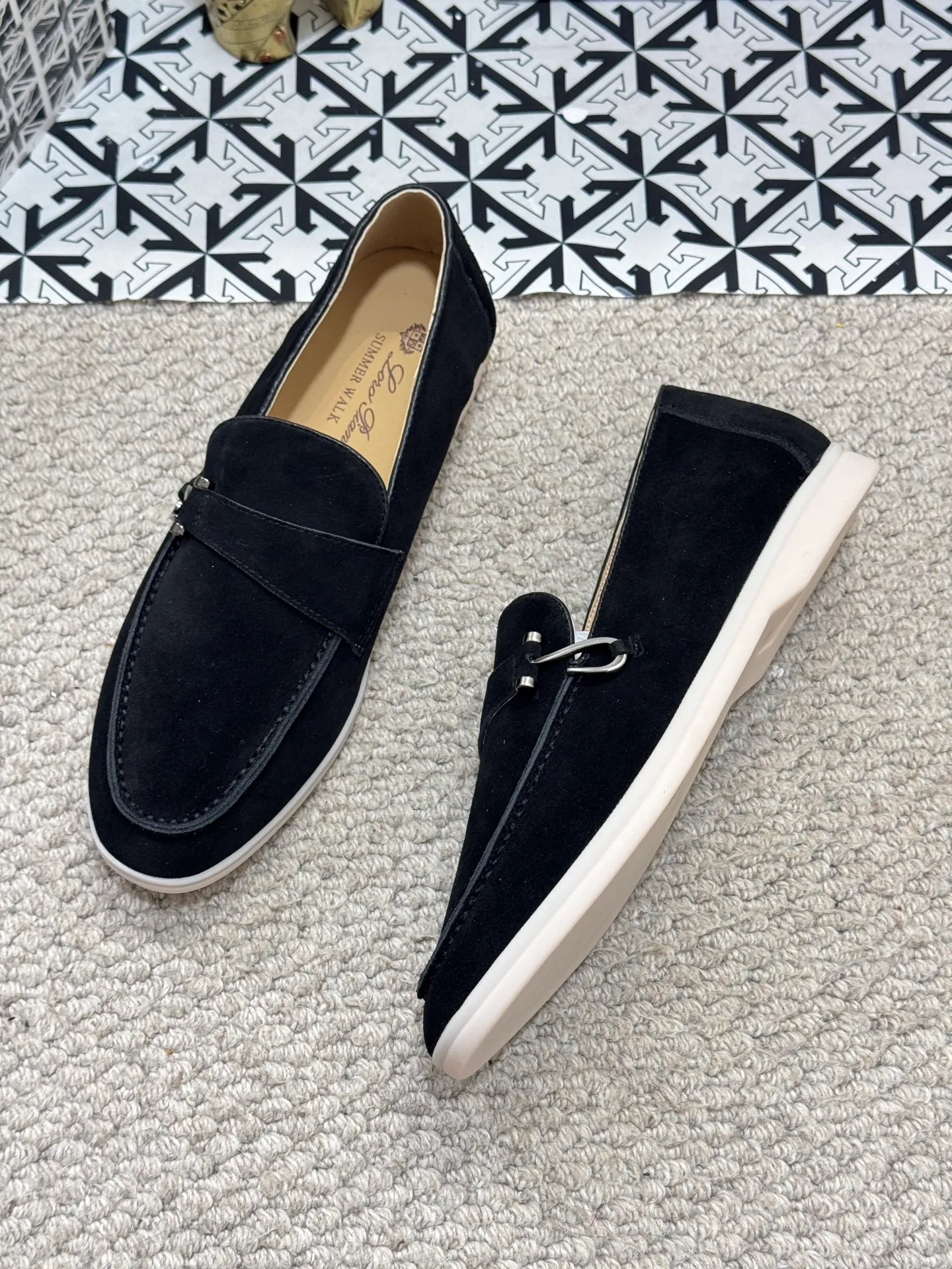 Men's men's shoes 💰380 [New model] 🍓🍓Loro Piana - LP couple model. The new moccasins are made of water-repellent treated suede uppers with rubber soles, a classic. The complex craftsmanship and meticulous structure make the shoes light and soft, allowing you to walk comfortably and freely. Perfect for wearing at the beach or out in the water during the summer. Size: 35-44 (45 customized MH)